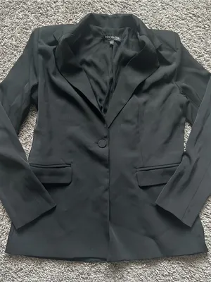 Priceless Women's Black Single-Button Notch Lapel Blazer thumbnail 1