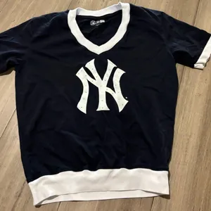 New Era yankees t shirt thumbnail 1