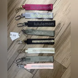 Lululemon‎ Never Lost Keychain- Raspberry Cream/Wine Berry NEW! RETIRED COLOR thumbnail 4