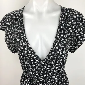 Urban Outfitters Julia Ruffle Black Floral Flutter Sleeve Tiered Mini Dress Sz S thumbnail 6