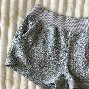 Aerie Cozy Gray Sherpa Shorts thumbnail 2