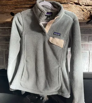 Patagonia woman’s fleece resnap size small‎ thumbnail 1