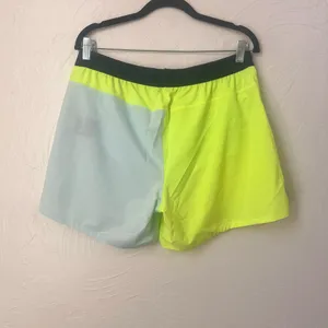 The North Face Women's Wander Shorts - Neon size L NWT thumbnail 7