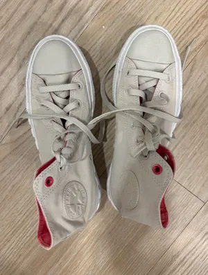High top Converse Sneakers thumbnail 1