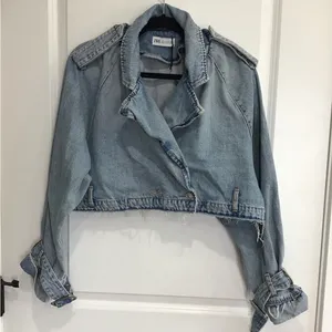 Zara Cropped Denim Jacket Raw Hem Light Wash Women’s S‎ thumbnail 1