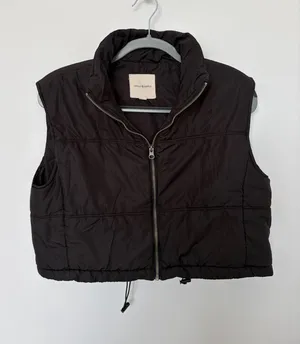 Cropped vest  thumbnail 1