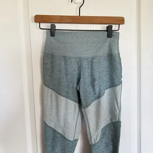 Alo Yoga Sheila Seagrass Heathered Leggings thumbnail 5