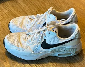 Nike Air Max Excee Black & White Sneakers Size 7.5W 9.0M thumbnail 1