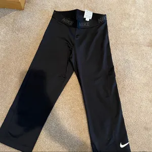 Nike Dri-Fit 3/4 Length Black Leggings thumbnail 3