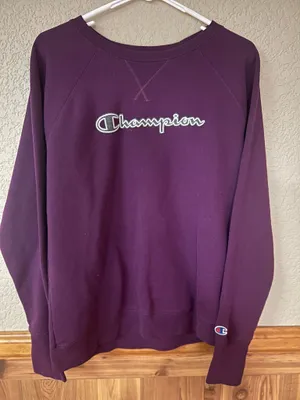 Champion Crewneck thumbnail 1