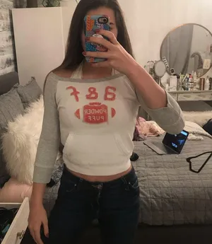 Super cute off the shoulder sweatshirt Size undefined thumbnail 1