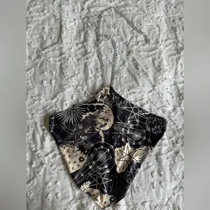 The Moon S Chain Tie Moon and Sun Top thumbnail 3