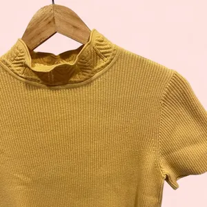 Christopher & Banks Vintage 90’s-y2k buttercup ribbed scallop knit mock neck short sleeve sweater thumbnail 2