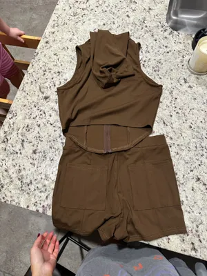 Two piece brown short set Size M thumbnail 4