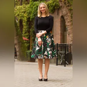 H&M patterned scuba skirt medium floral thumbnail 3