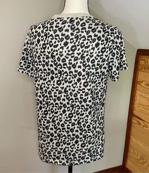 Amazon Leopard Print Short Sleeve Tee Medium thumbnail 4