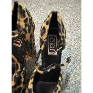 Too Sexy Leopard Print Faux Fur Platform Block Heels Ankle Strap Pumps 7.5 thumbnail 12
