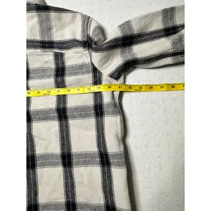 Carhartt Women’s Loose Fit Plaid Flannel Shacket Cream Black Small | Heavyweight thumbnail 6