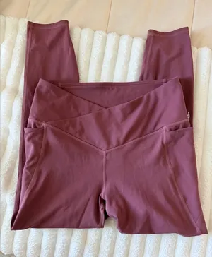 Fabletics V-Waist Leggings thumbnail 1