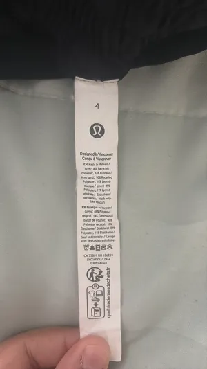 Lululemon Shorts Hotty Hot 2.5" Black thumbnail 3