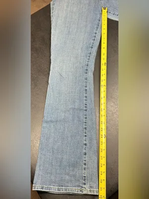 Levi’s Women’s Size 10x32” LONG 515 Blue Mid Rise Denim Bootcut Jeans thumbnail 4