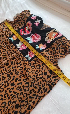 Embroidered and animal print blouse flutter sleeves short V-neckline size large thumbnail 5