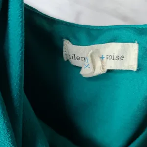 Anthropologie Silence + Noise stretch green spaghetti strap dress sz XS thumbnail 6