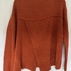 Boutique sweater Size L thumbnail 3