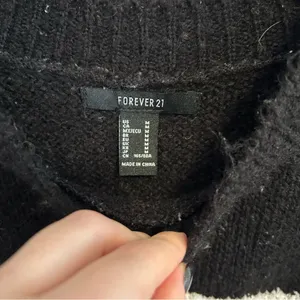 Forever21 black and white striped sweater thumbnail 3