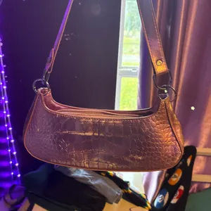 Pink alligator skin handbag vintage thumbnail 3
