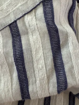 Forever 21 Blue & White Striped Button Down Over Shirt/Dress Shirt thumbnail 7
