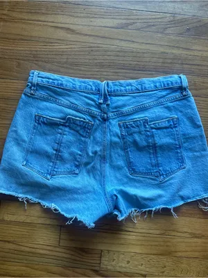 Good American Medium Wash High Rise Denim Shorts Frayed Hem Size 10 thumbnail 5