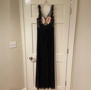 Sherri Hill Black Prom Dress thumbnail 2