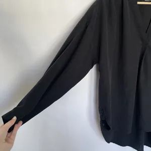 Madewell‎ Womens Black Long Sleeve V-Neck Blouse Medium Polyester & Modal Blend thumbnail 2