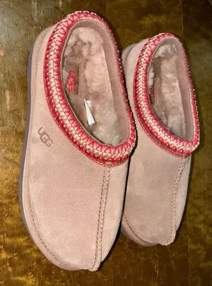 UGG Tasman II Slippers in Sand/Dark Cherry thumbnail 2