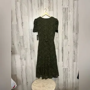 Elizabeth & Nicole Green laced maxi dress thumbnail 2