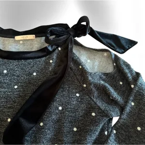 Le Lis Gray Polka Dot Sweater Black Velvet Bow Sleeve Size M thumbnail 3