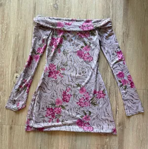Urban Outfitters Dress Floral thumbnail 1