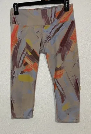 alo Women's Multicolor Abstract Capri Leggings Size S Activewear thumbnail 1