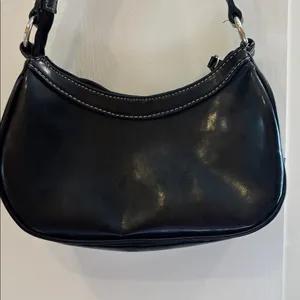 Nine & Co. FAUX LEATHER MINI BLACK BAG…SILVER BUCKLE ADORNMENT ZIP CLOSURE thumbnail 3
