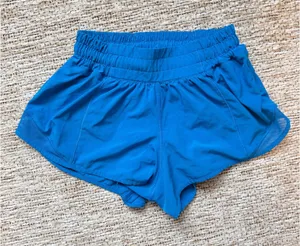 Lululemon Hotty Hot 2.5" Shorts thumbnail 1