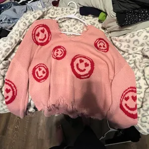 No Comment pink sweater thumbnail 1
