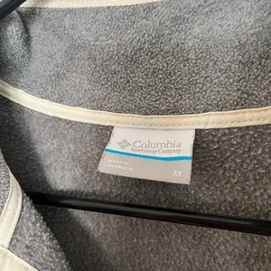 Columbia Women's Gray and Cream Pullover Jacket thumbnail 2