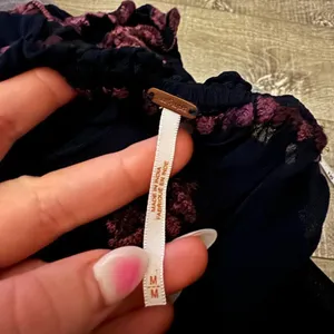 Free People‎ Black Sheer Lace Embroidered Crop Top Tank Medium Purple Festival thumbnail 2
