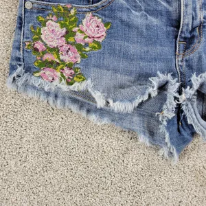 American Eagle Women Cutoff Jean Micro Shorts 4 Blue Denim Floral Embroidery thumbnail 6