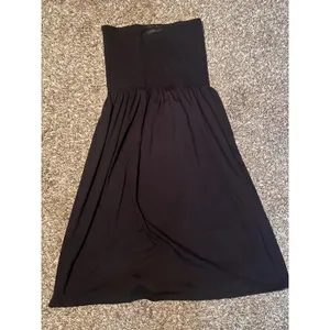 A & HDE Women’s Black Strapless Smocked Midi Dress Size Small – Never Worn thumbnail 2