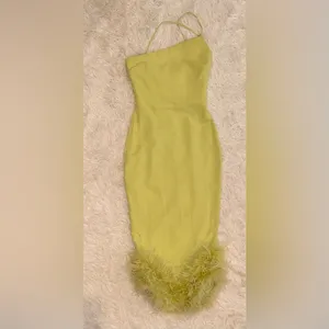 NWOT House of CB ‘Alessia’ Lime Feathered Midi Dress sz XS thumbnail 4