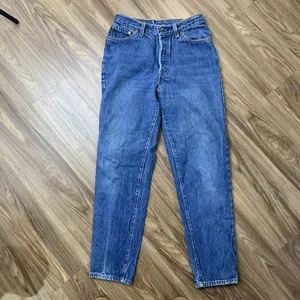 Vtg Levi’s 501 Size 11 26” Jeans Y2K Button Up High Rise Tapered Leg USA Women's thumbnail 3