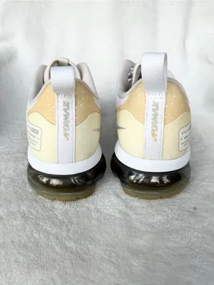 Nike Air Vapormax Run Utility White Silver Shoes AQ8811-100 Women's Size 8 thumbnail 5