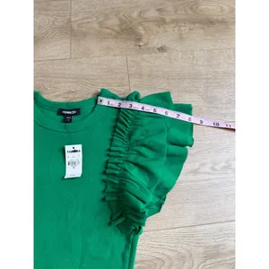 NWT Express ribbed ruffle short sleeve green top stretch size XS $49.95 thumbnail 7